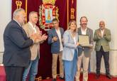 El Ayuntamiento reconoce el trabajo de medio centenar de empleados pblicos jubilados