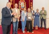 El Ayuntamiento reconoce el trabajo de medio centenar de empleados pblicos jubilados