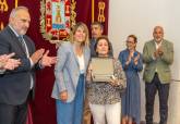 El Ayuntamiento reconoce el trabajo de medio centenar de empleados pblicos jubilados
