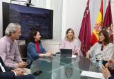 Reunin de la alcaldesa Noelia Arroyo con Urbincasa y Grupo Roca.