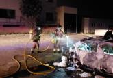 Incendio vehculo. Bomberos del Ayuntamiento de Cartagena.