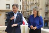 El embajador de la Repblica de Corea, Lim Soosuk, ha sido recibido en el Palacio Consistorial por la alcaldesa de Cartagena, Noelia Arroyo