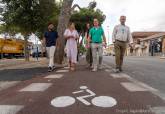La alcaldesa Noelia Arroyo visita el carril bici que conecta Santa Ana con El Albuj�n