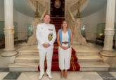 La alcaldesa Noelia Arroyo recibe al almirante Victoria Gilabert.