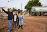 La alcaldesa visita las zonas afectadas donde se están llevando a cabo tareas de limpieza