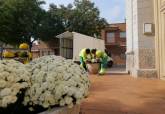 El Ayuntamiento de Cartagena refuerza la ornamentaci�n floral de los cementerios municipales para Todos los Santos