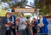 Visita al mercado navide�o para informar sobre la campa�a 'Gu�a r�pida de consejos para Navidad' sobre las compras 
