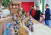 La alcaldesa visita los nacimientos de El Albujón, La Palma, La Aparecida y El Algar dentro de la ruta que fomenta esta costumbre navideña en todo el municipio. Navidad 2025-2026.