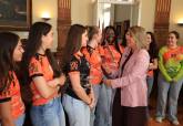 La alcaldesa recibe al juvenil femenino del CAB Cartagena antes del Campeonato de Espa�a