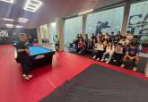 El Club Billar C. Cartagena con alumnos del IES Mediterr�neo. Programa ADE