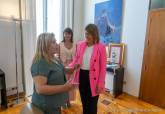 Firma de la escritura de cesi�n gratuita deuna  parcela municipal a la Asociaci�n de Esclerosis M�ltiple