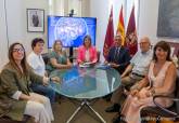 Firma de la escritura de cesi�n gratuita deuna  parcela municipal a la Asociaci�n de Esclerosis M�ltiple