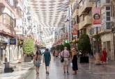 Banderolas de La Mar de M�sicas en la calle del Carmen de Cartagena