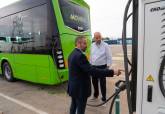 Visita a los nuevos puntos de recarga de autobuses eléctricos en La Asomada