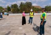 Visita a las obras de renovaci�n de pistas deportivas en el colegio Vicente Medina de Los Dolores