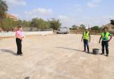 Visita a las obras de renovaci�n de pistas deportivas en el colegio Vicente Medina de Los Dolores
