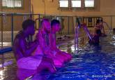 D�a internacional de la Juventud. Piscina de noche nocturna en Casa de la Juventud
