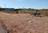 El Ayuntamiento intensifica la limpieza y el desbroce en Cabo de Palos y Cala Flores con un operativo diario de 14 efectivos