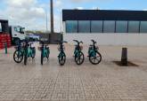 El servicio de bicicletas el�ctricas se ampl�a a Playa Honda y Playa Para�so ante el �xito de la demanda