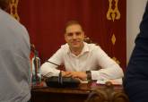MC: Arroyo llega tarde y a rebufo de MC al Parque Anto�ares