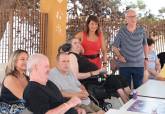 Visita de Cristina Mora con la consejera de Pol�tica Social a Isla Plana