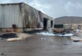 El incendio de un cami�n causa da�os en una nave de la planta de reciclaje de El Gorguel