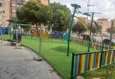 nuevas �reas infantiles del Parque de los Juncos, cerradas a�n al uso con vallado perimetral.