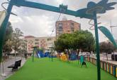 nuevas �reas infantiles del Parque de los Juncos, cerradas a�n al uso con vallado perimetral.