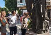 La Unidad de Personas con Discapacidad acerca el patrimonio escult�rico de Cartagena a trav�s de una ruta inclusiva