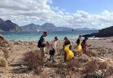 Jornada de limpieza en Cala Salitrona, D�a Mundial de las Playas