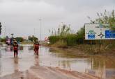 Aviso rojo lluvias en Cartagena. 2 octubre 2026. Intervenci�n de Bomberos junto Cruce de las Ca�as.