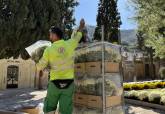 Labores de mantenimiento del Servicio de Parques y Jardines en cementerios con motivo del D�a de Todos los Santos
