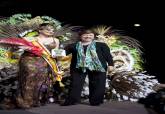 La alcaldesa con la dama del Carnaval 2011