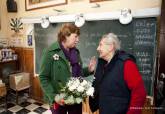 La alcaldesa visita a Juan Carrin en su academia de ingls