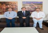 Reuni�n del alcalde, Jos� L�pez con el presidente de la Federaci�n de F�tbol Monje Carrillo