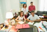 Firma del convenio entre Ayuntamiento y Columbares sobre promoción de la pesca artesanal