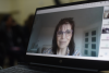 Beatriz Berrocal, finalista del Premio Hache 2025, conversa con alumnos del colegio Narval