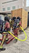 Curso sobre actuaci�n en incendios interiores para bomberos, en la ESPAC